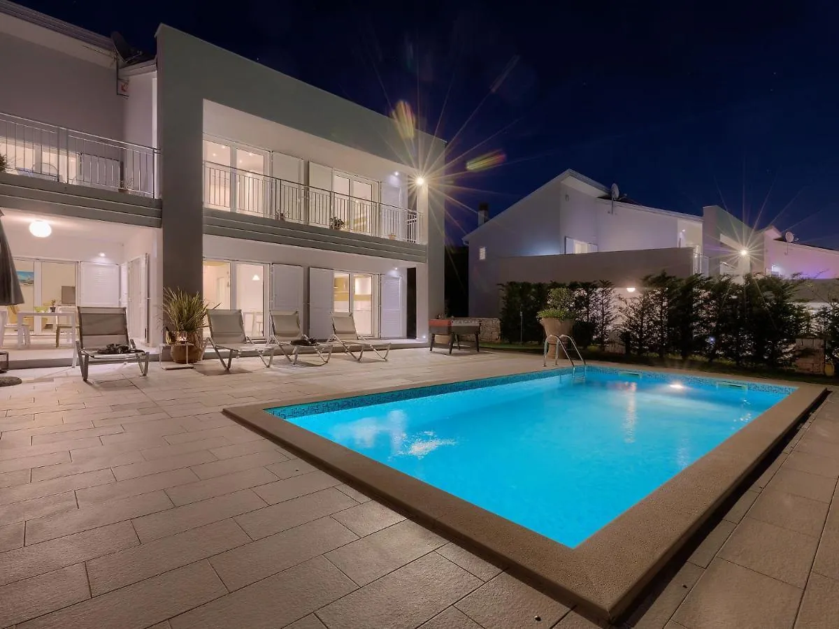 Villa Debora By Interhome Diminici 0*,